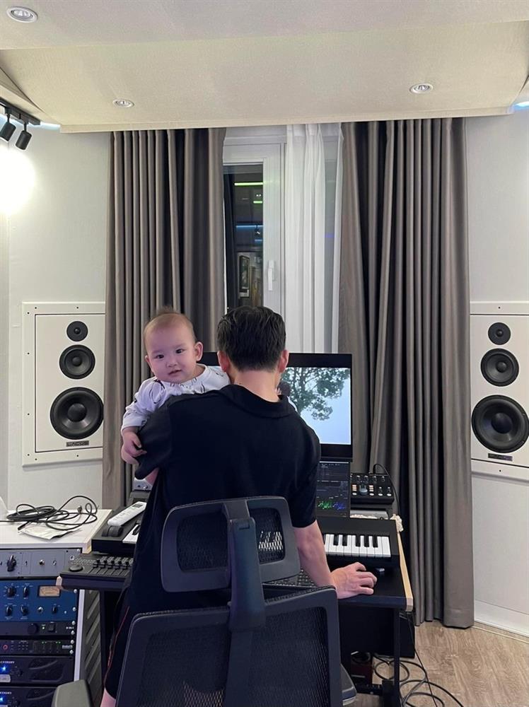 Cận cảnh căn nhà 3 tầng mới xây của tác giả Ngày Chưa Giông Bão và vợ hotgirl-15