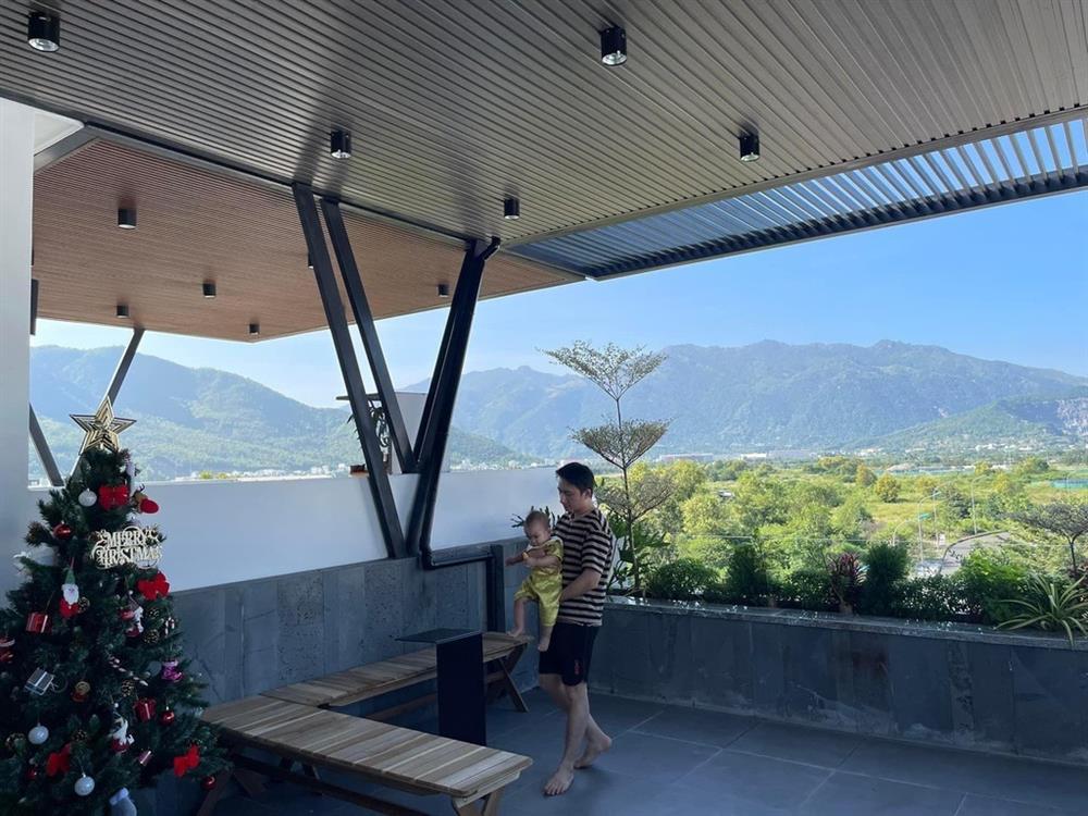 Cận cảnh căn nhà 3 tầng mới xây của tác giả Ngày Chưa Giông Bão và vợ hotgirl-18