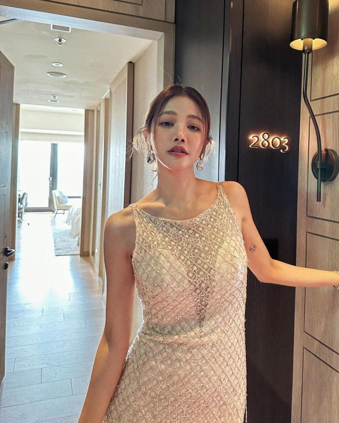 Choáng ngợp trước nhan sắc hack tuổi như nữ thần U50, từng là hiện tượng mạng một thời-5