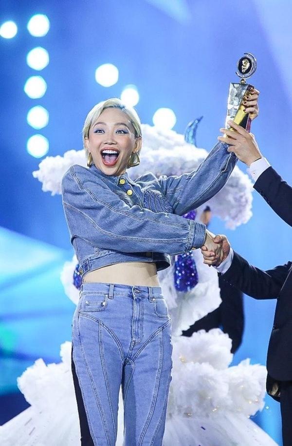 Tóc Tiên không xuất hiện ở chung kết Ca Sĩ Mặt Nạ-1