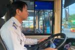 Tài xế xe buýt gặp nạn vì bấm còi và bài văn xúc động con trai viết về bố