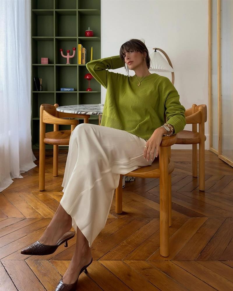 Tham khảo phụ nữ Pháp 10 cách diện chân váy dài sang trọng, phù hợp với mùa lễ hội-9