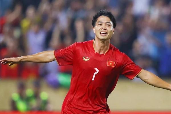 Công Phượng về Gia Lai thăm lại thầy cũ-3