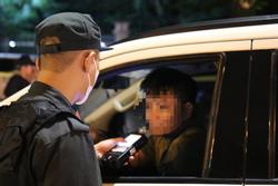 Hà Nội: Cảnh sát 141 xử lý 19 tài xế 'ma men' trong một ngày