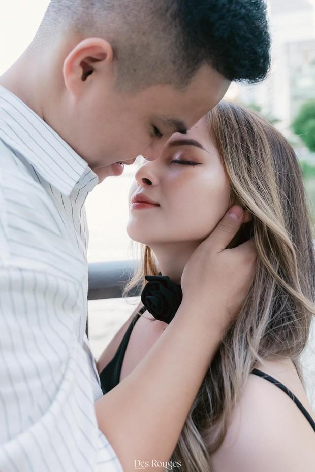 Cô dâu Bình Phước đeo 25 cây vàng lên sân khấu làm điều chưa từng, cả hôn trường náo loạn-7