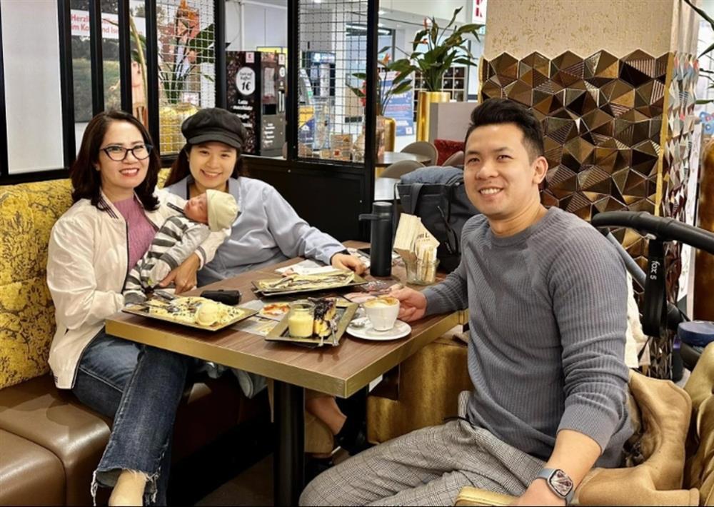 Nguyệt Hằng: Nữ diễn viên đông con, U50 được phong tặng danh hiệu NSƯT-4