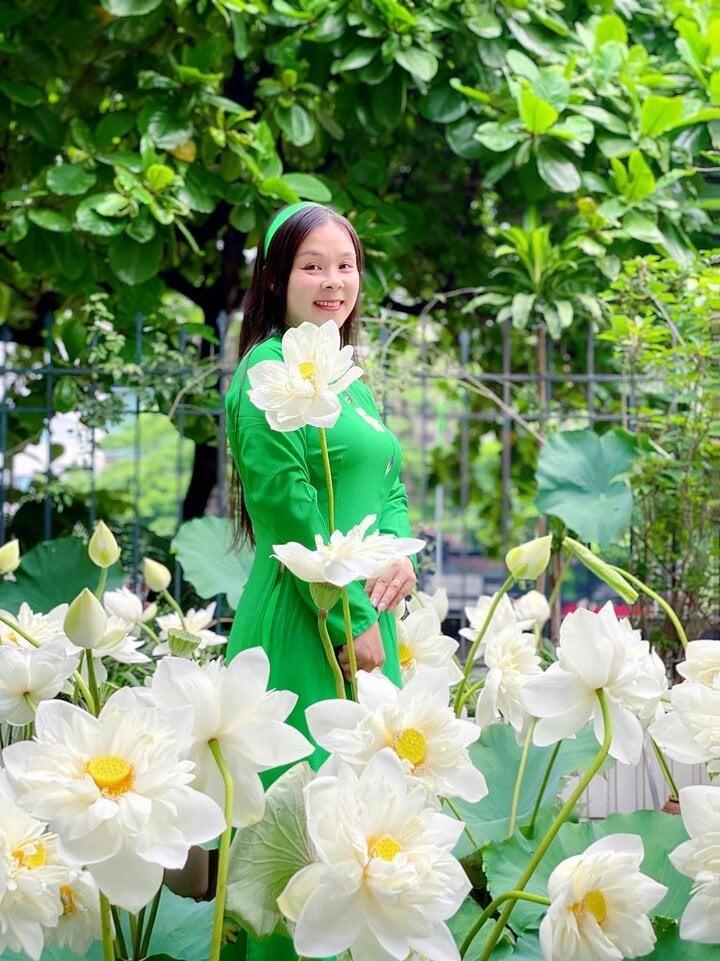 Cô giáo Hà Nội làm bản đồ Việt Nam bằng cúc họa mi gây sốt mạng-11