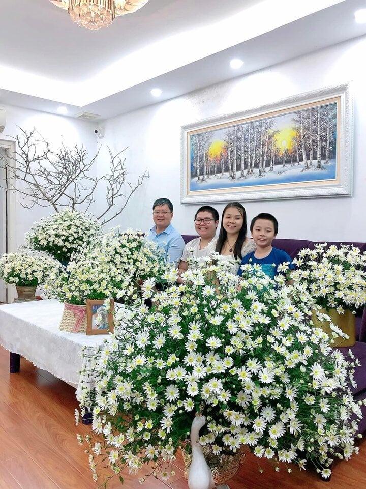 Cô giáo Hà Nội làm bản đồ Việt Nam bằng cúc họa mi gây sốt mạng-18