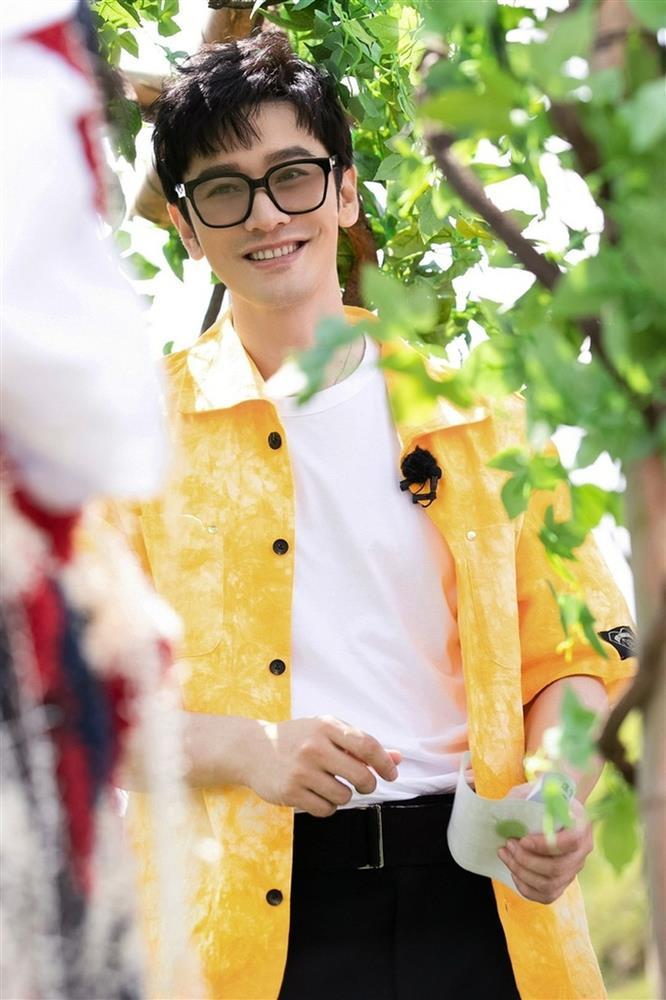 Thái độ của Huỳnh Hiểu Minh khi bạn gái tin đồn bị phản đối-2