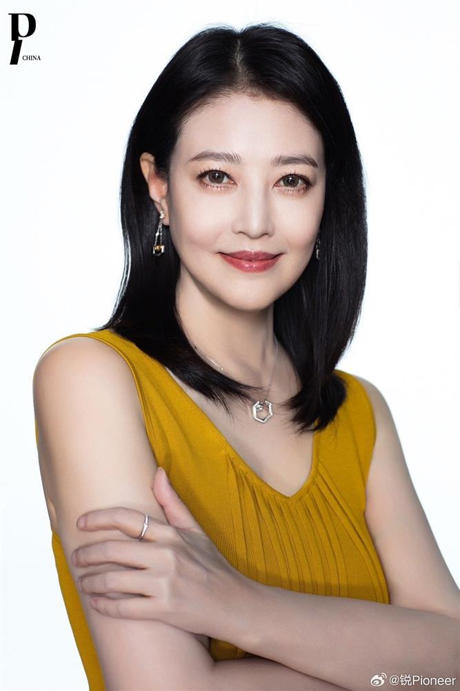 Bộ ảnh tạp chí cuối cùng của Châu Hải My được công khai: CĐM xót xa ngắm nhìn nụ cười Chu Chỉ Nhược-2