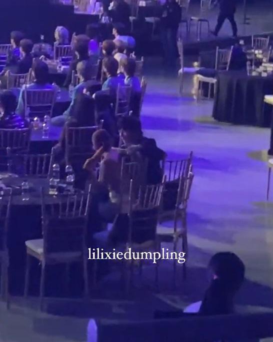 Mạng xã hội bùng nổ trước màn tương tác của cặp tiên đồng ngọc nữ Philippines sau chia tay-2