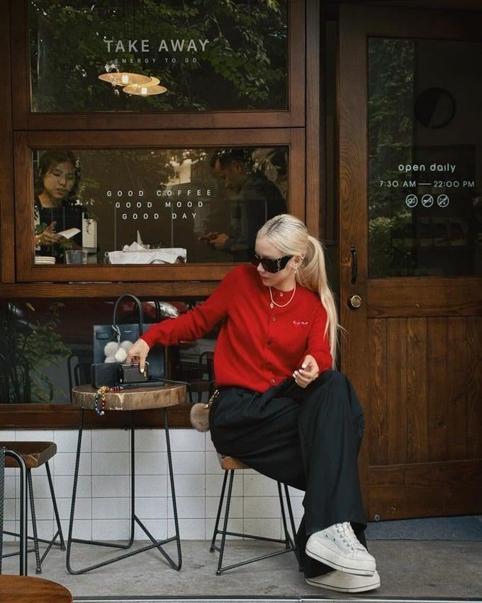 Đời thường quyến rũ, chất lừ của ca sĩ Phương Ly-6