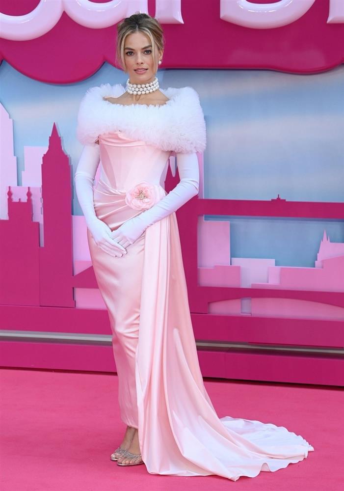 Top 10 ngôi sao nổi tiếng diện đẹp nhất trên thảm đỏ năm 2023-2