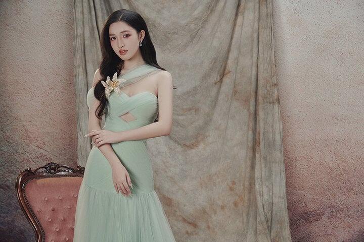 Rũ bỏ hình ảnh ngọt ngào, Á hậu Phương Nhi khoe vai trần quyến rũ-1