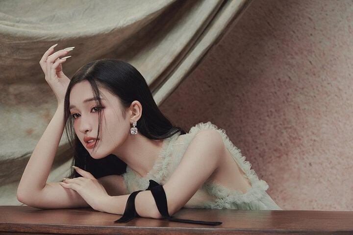 Rũ bỏ hình ảnh ngọt ngào, Á hậu Phương Nhi khoe vai trần quyến rũ-10