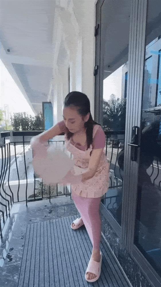 Phương Oanh đáp trả anti-fan chỉ bằng 1 động tác, đem về 4 triệu view-2