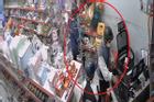 Bắt băng trộm nhí đột nhập cửa hàng tiện lợi trộm đồ ở TPHCM