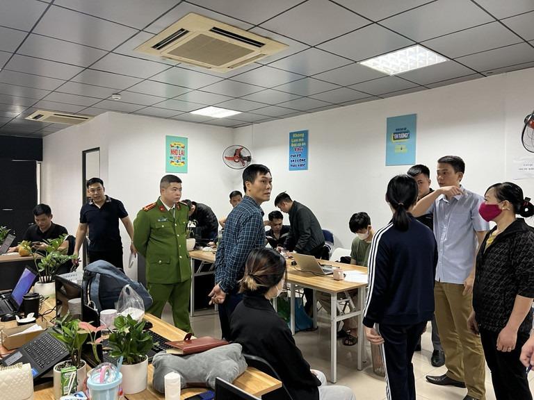 Tạm giữ 22 đối tượng giả danh bác sĩ, lừa đảo gần 75 tỷ đồng-1