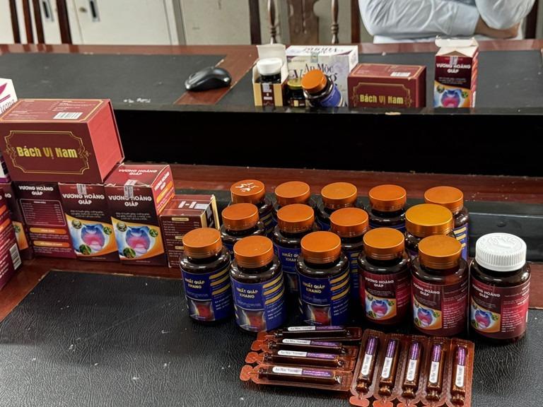 Tạm giữ 22 đối tượng giả danh bác sĩ, lừa đảo gần 75 tỷ đồng-3