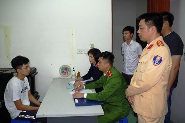 Người đàn ông chặn đánh bạn của con tới đi cấp cứu-3