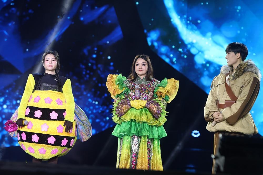 Voi Bản Đôn Anh Tú đăng quang Ca sĩ mặt nạ mùa 2, Trấn Thành nhận cúp Tai Vàng-1