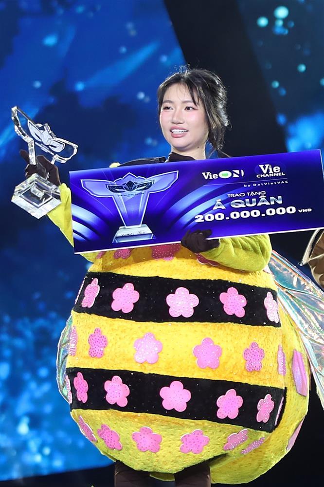 Voi Bản Đôn Anh Tú đăng quang Ca sĩ mặt nạ mùa 2, Trấn Thành nhận cúp Tai Vàng-5