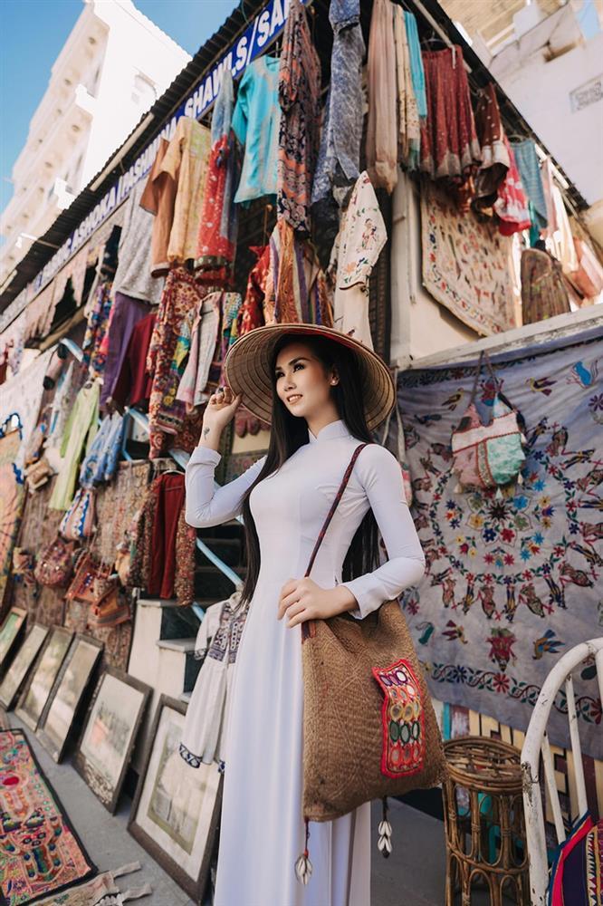 Chồng cùng hơn 50 diễn viên Ấn Độ tham gia MV nhạc Tết của Võ Hạ Trâm-2