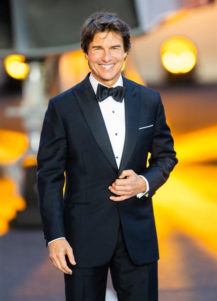 Chồng cũ của người mẫu Nga nhắn nhủ Tom Cruise: Yêu cô ấy tốn đấy-1