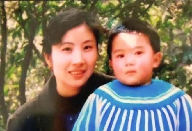 Mẹ không ngờ con trai mất tích 25 năm chính là người vẫn trò chuyện trên mạng-1