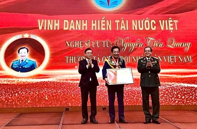 Những giải thưởng, danh hiệu gây hoang mang-1