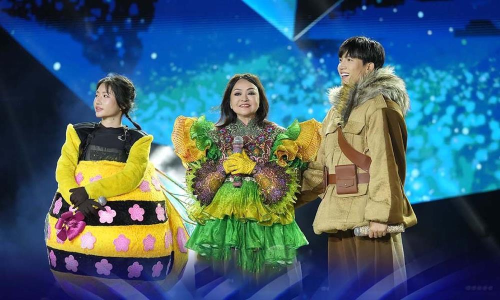 Cách Cú Tây Bắc - danh ca Hương Lan - lừa khán giả ở tuổi U70-1