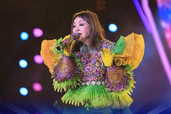 Cú Tây Bắc - danh ca Hương Lan - giã từ sân khấu-2