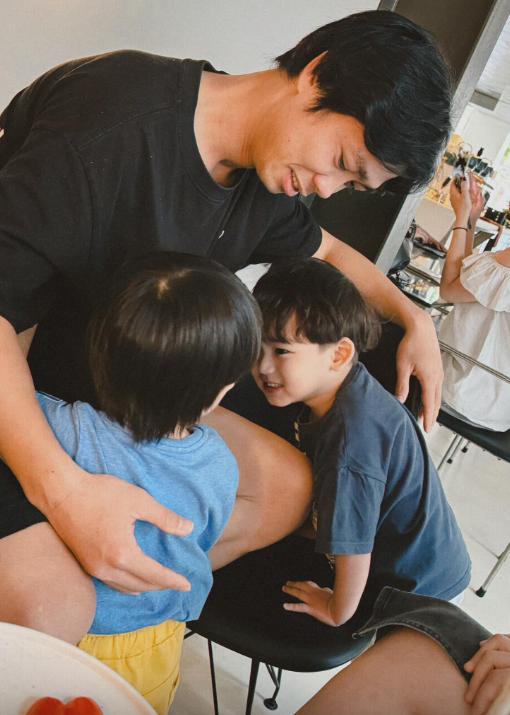 Hé lộ loạt ảnh hiếm hoi của nhóc tỳ nhà Công Phượng và Viên Minh-1