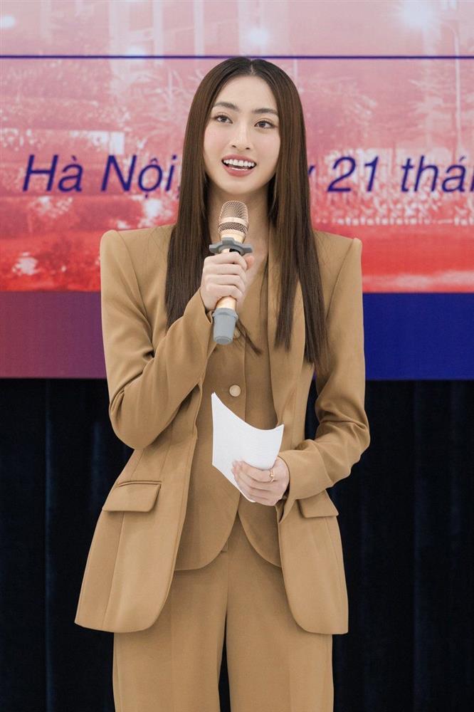 luong-thuy-linh-10.jpg