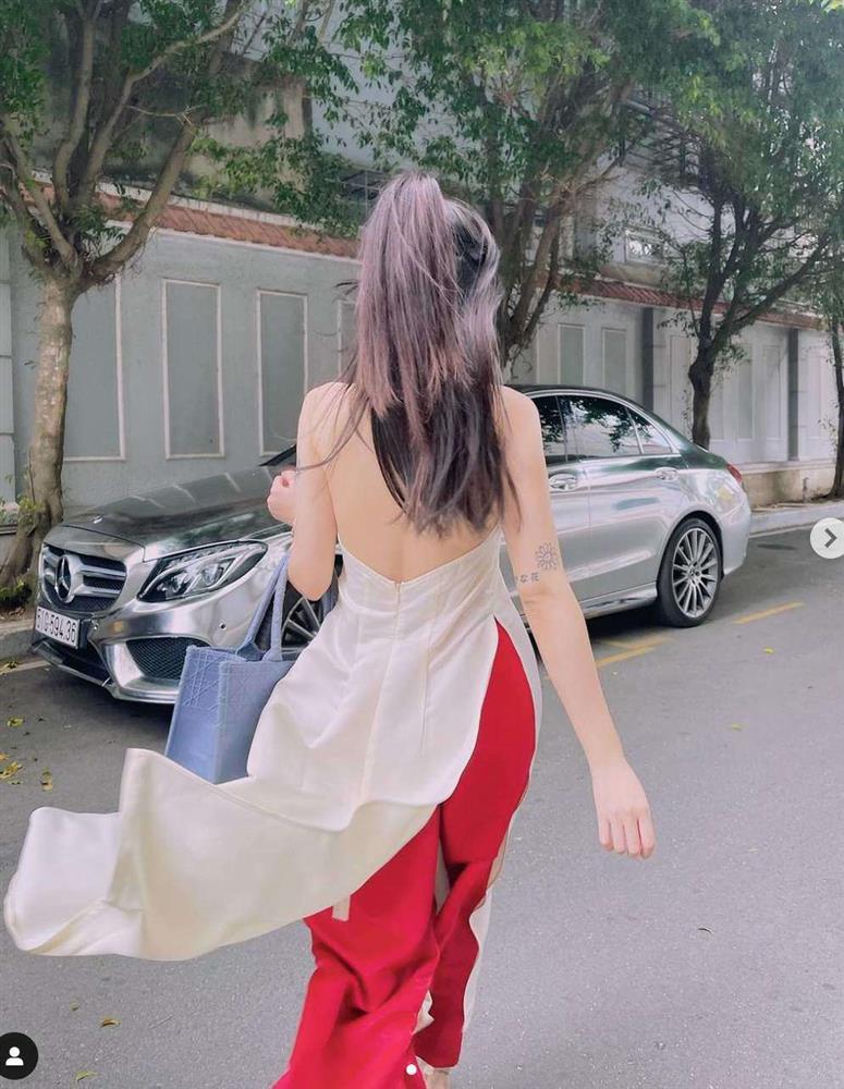 Phương Ly hiếm hoi khoe ảnh áo tắm, U40 gây ngỡ ngàng với đường cong như vẽ-9