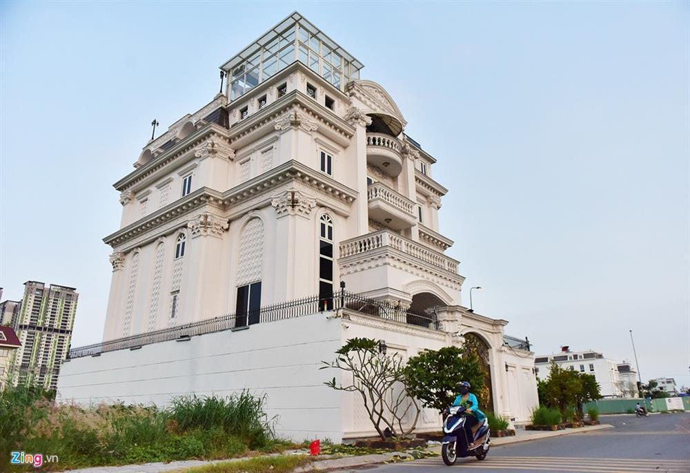 Khoe nhà lộng lẫy trước Noel, không ai qua được 2 mỹ nhân với màn flex đã mắt-21