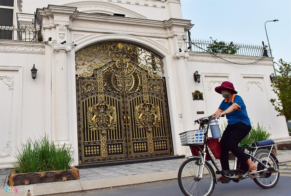 Khoe nhà lộng lẫy trước Noel, không ai qua được 2 mỹ nhân với màn flex đã mắt-23