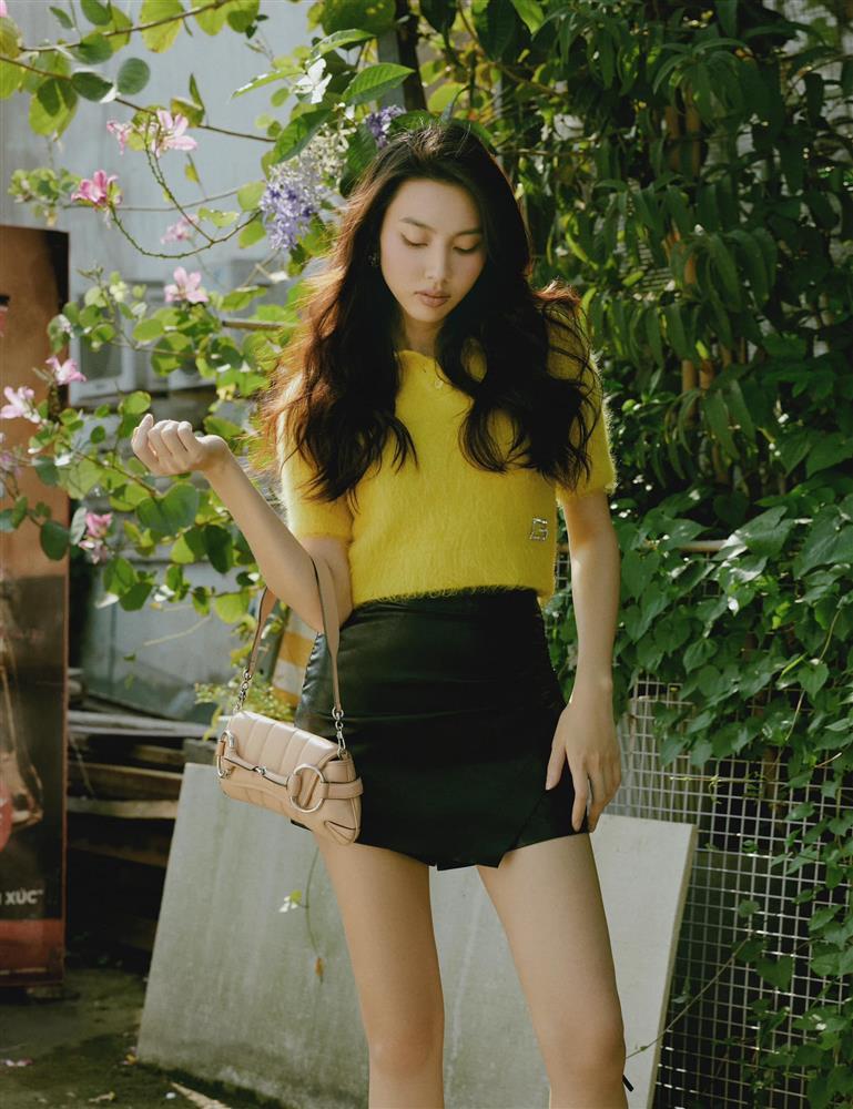 4 layout đậm chất thời trang khoe nét đẹp đường phố Sài Gòn của Thùy Tiên-7