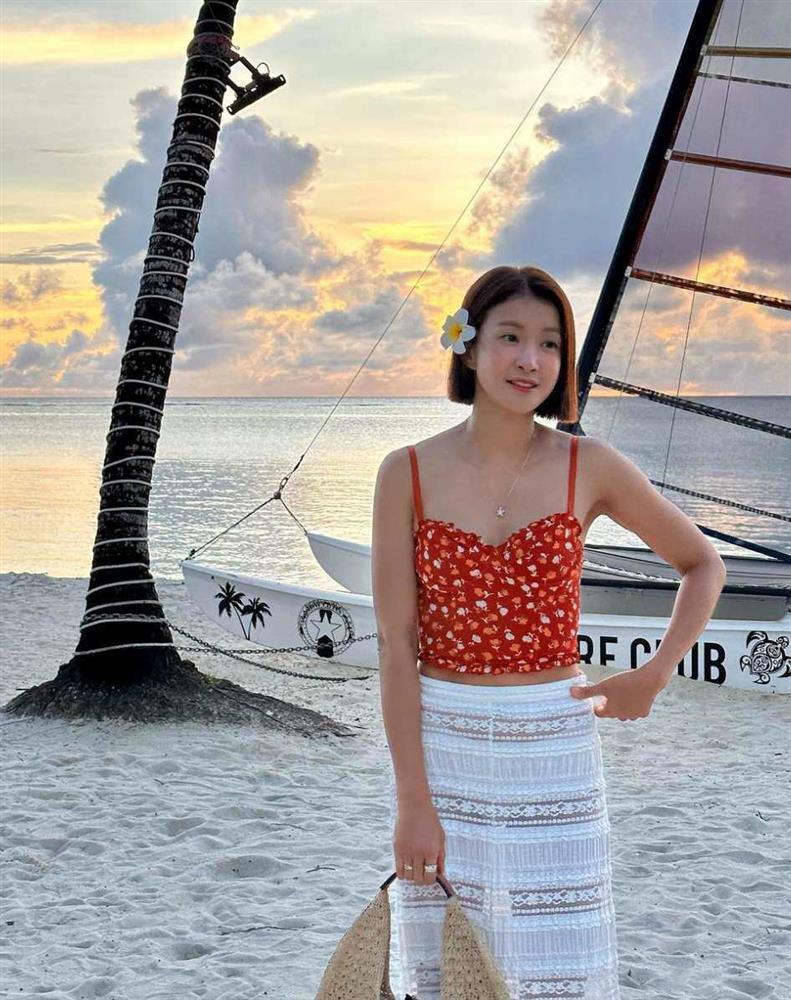 Bắt gặp mỹ nữ diện áo ống khoe bắp tay đá tảng, cánh mày râu nhìn mà ao ước-7