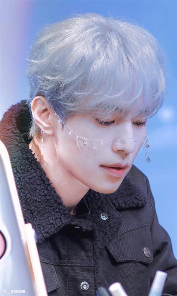 Cụ hồ ly Lee Dong Wook bất ngờ đảo ngói màu lạ khiến người hâm mộ rần rần-2