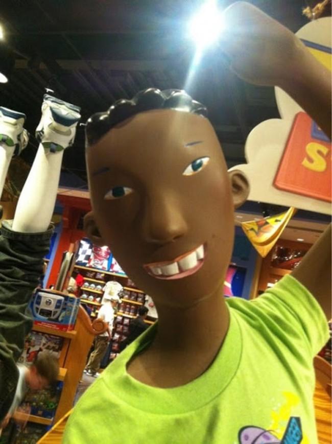 Ma nơ canh khiến khách hàng thót tim-2