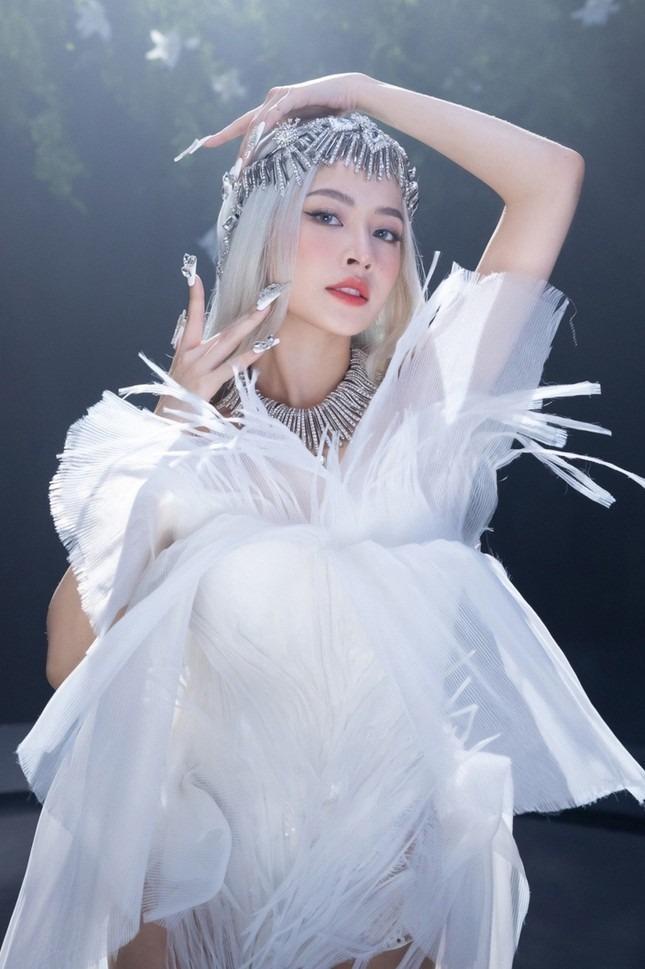 Song ca với Voi Bản Đôn, Hương Tràm có nhận xét gây bất ngờ-2