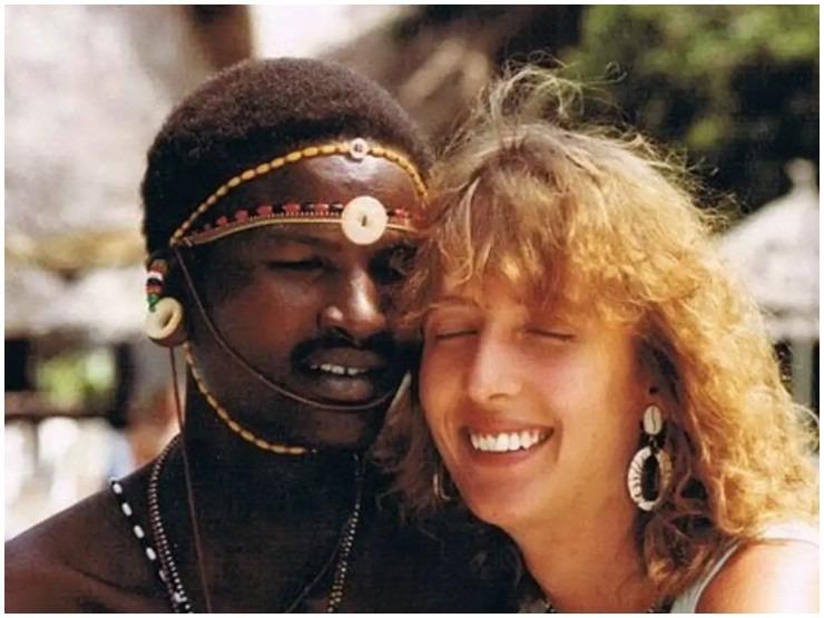 Mỹ nhân ngoại quốc bỏ bạn trai, kết hôn với người đàn ông đẹp nhất bộ lạc châu Phi-2