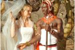 Mỹ nhân ngoại quốc bỏ bạn trai, kết hôn với người đàn ông đẹp nhất bộ lạc châu Phi