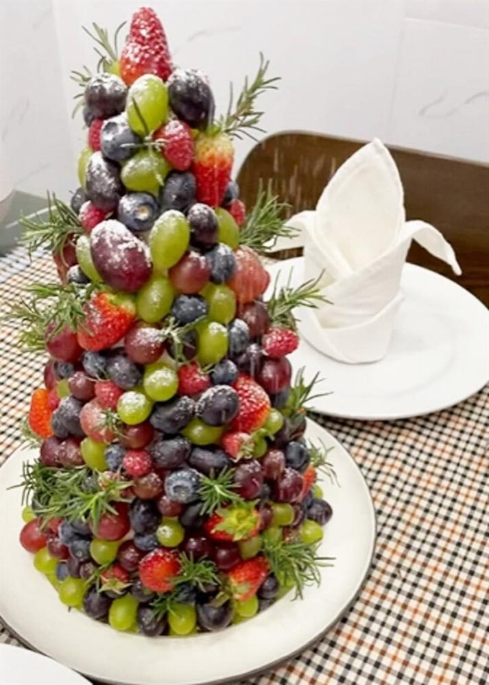 Dân mạng đua nhau làm cây thông Noel từ trái cây, muôn kiểu đẹp lạ-12