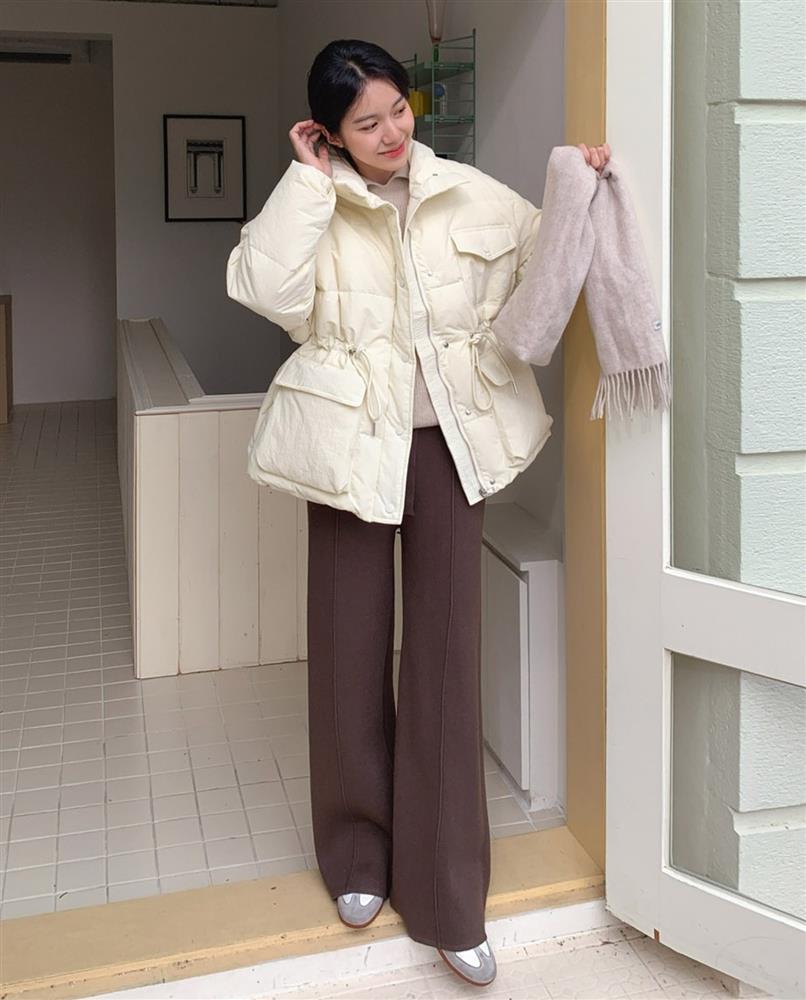 Truy tìm 2 kiểu áo phao hack chiều cao, tôn eo thon dáng chuẩn cho chị em trong những ngày rét mướt-9