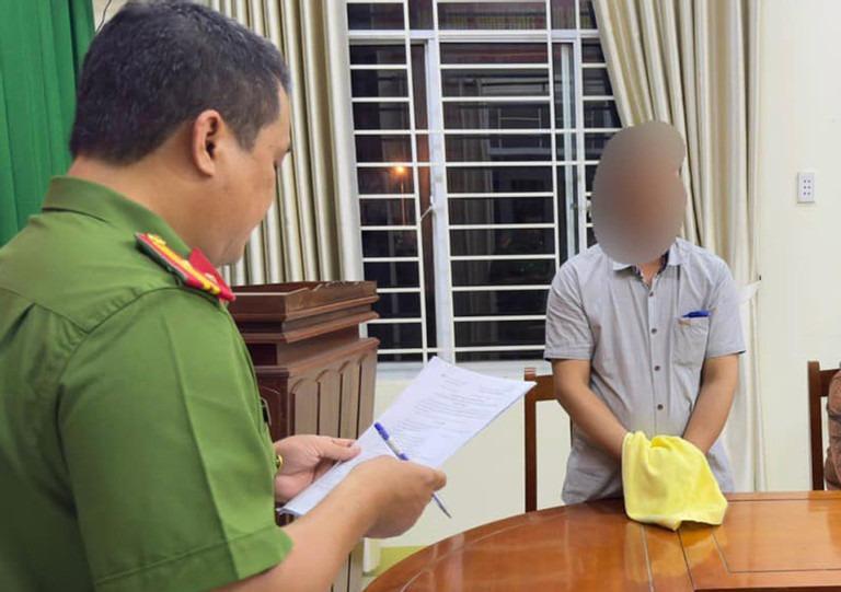 Khởi tố người đàn ông đánh bạn của con ngay giữa đường-1