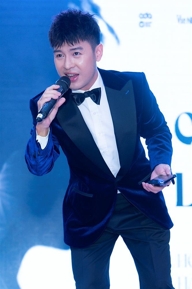 Cát-sê của Hoàng tử Vpop Hoàng Hải tăng gấp 3 lần sau Ca sĩ mặt nạ-3