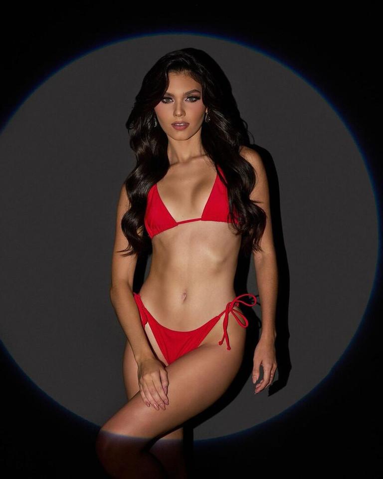 Mắt xanh biếc, vóc dáng quyến rũ mê đắm của Miss Earth Puerto Rico-7