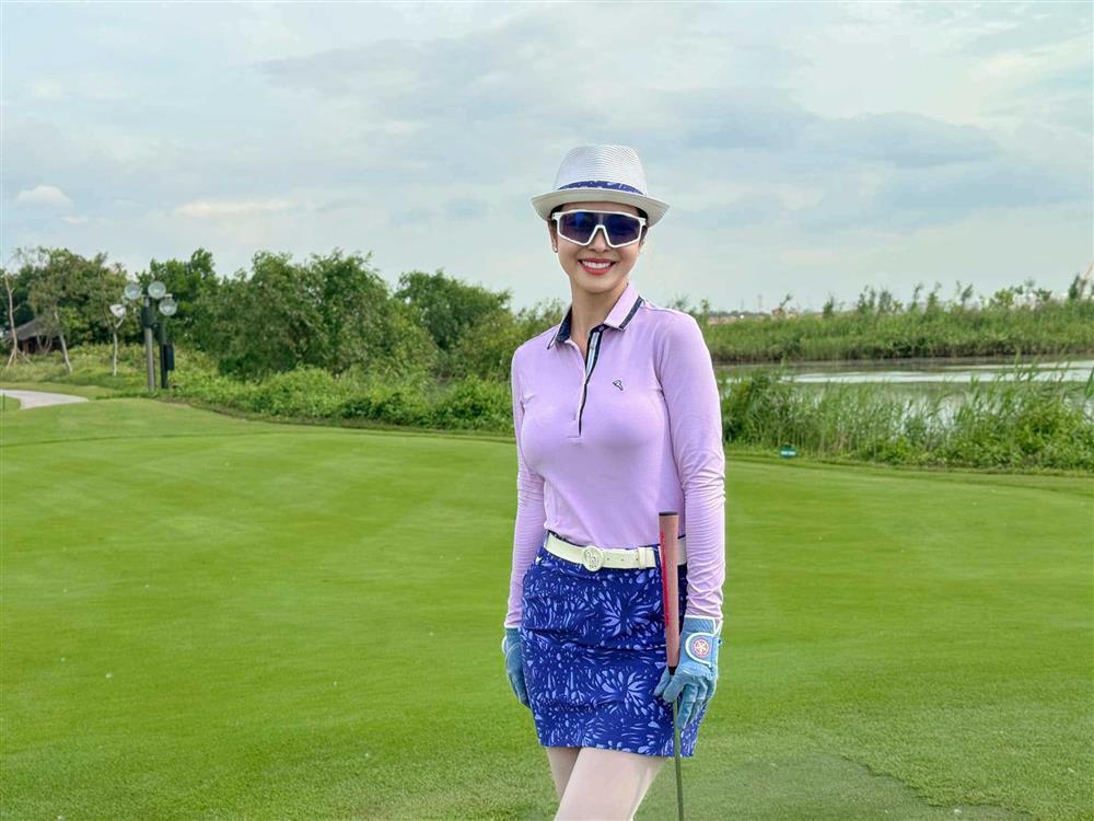 Jennifer Phạm U40 diện đầm khoe thềm ngực, phối phụ kiện tiền tỉ đẳng cấp phu nhân-8